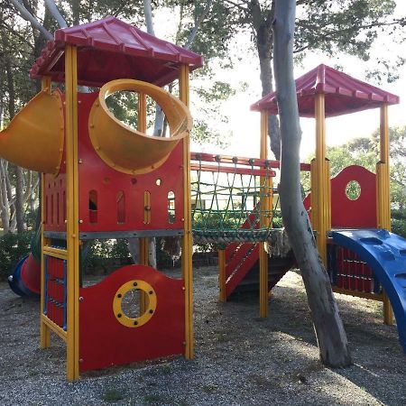 Camping Due Mari Villa Ovile la Marinella Luaran gambar