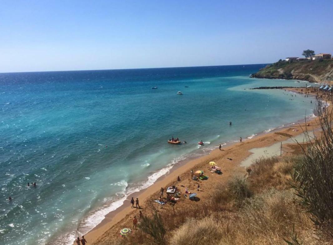 Camping Due Mari Villa Ovile la Marinella Luaran gambar